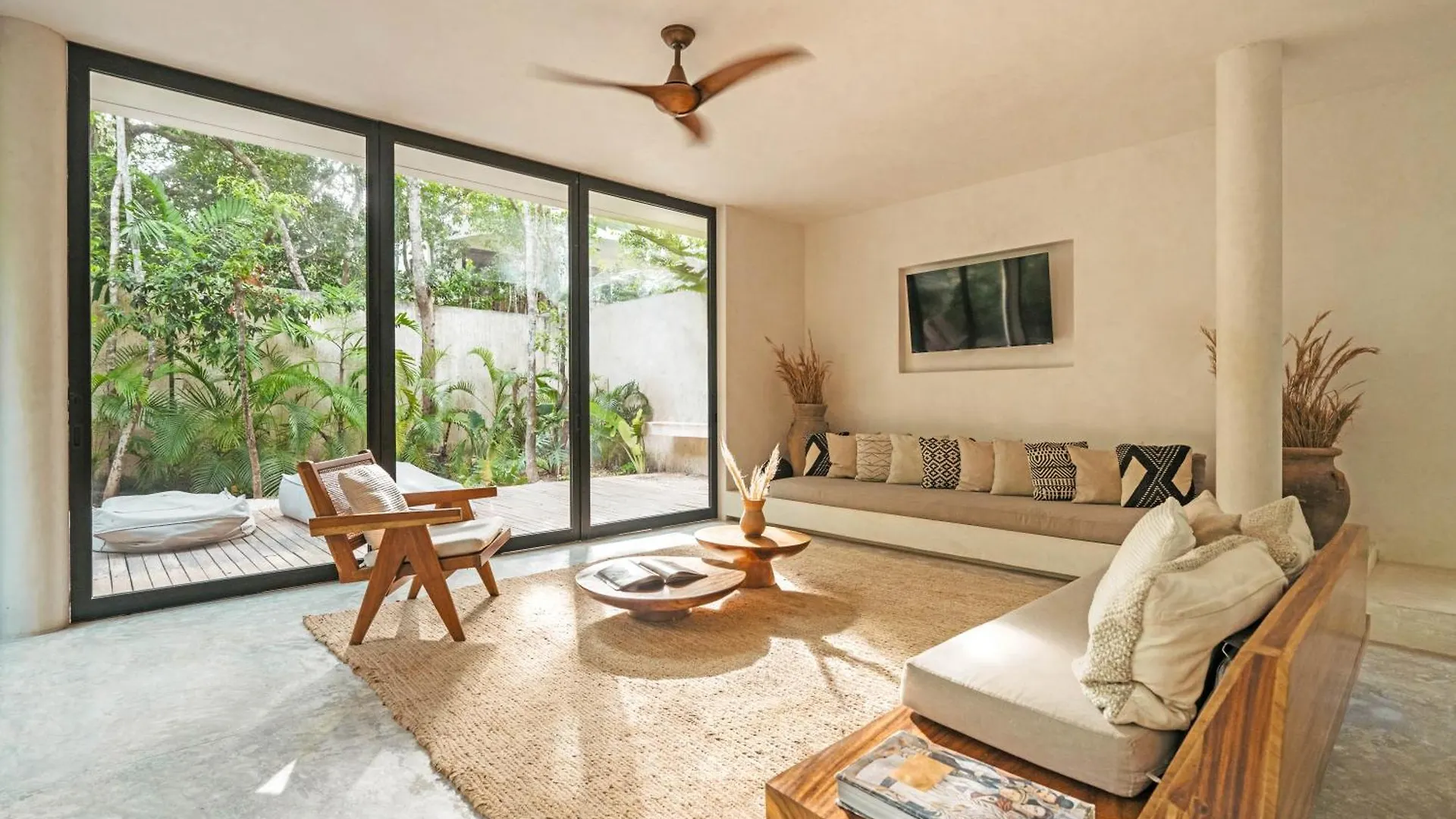 Casa Areca: Award-Winning Architectural Villa with Concierge Tulum